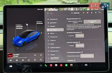 Седан Tesla Model 3 2022 в 