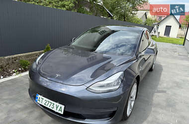 Седан Tesla Model 3 2020 в 