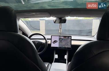 Седан Tesla Model 3 2020 в 