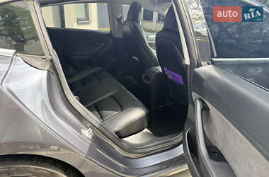 Седан Tesla Model 3 2020 в 