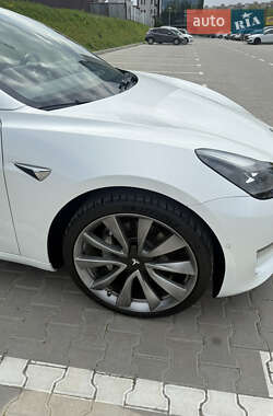 Седан Tesla Model 3 2018 в 