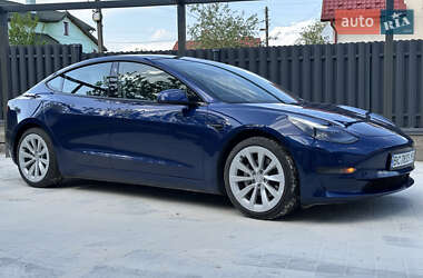 Седан Tesla Model 3 2022 в 