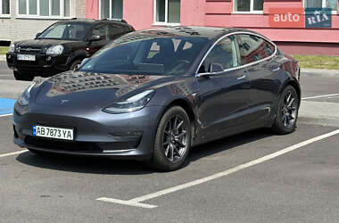 Седан Tesla Model 3 2019 в 