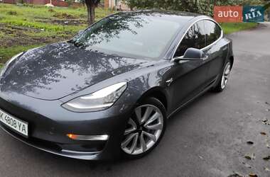 Седан Tesla Model 3 2018 в 