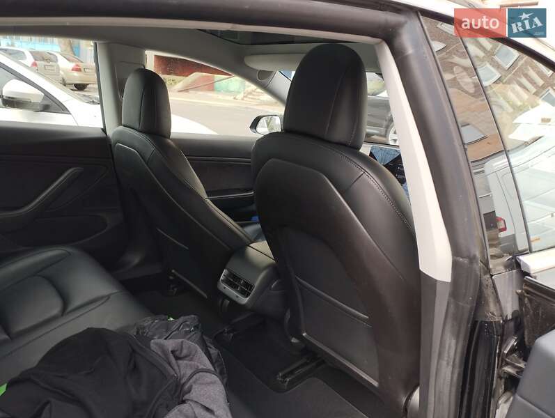Седан Tesla Model 3 2019 в Тернополе фото 27 Седан Tesla Model 3 2019 в Тернополе