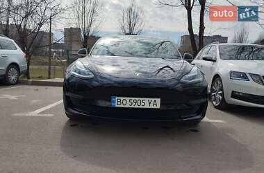 Седан Tesla Model 3 2019 в 