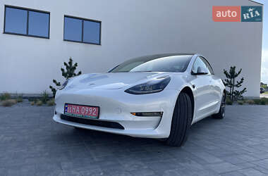 Седан Tesla Model 3 2021 в Луцке