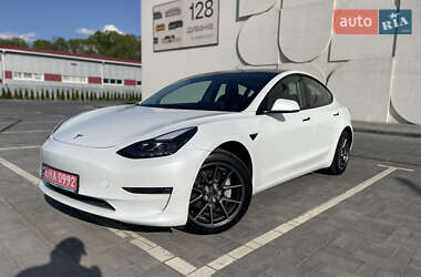 Седан Tesla Model 3 2021 в 