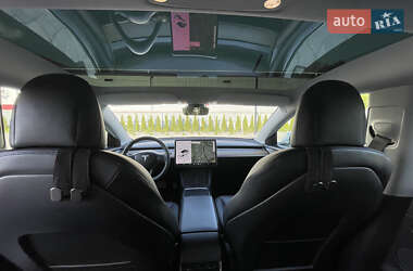 Седан Tesla Model 3 2021 в 