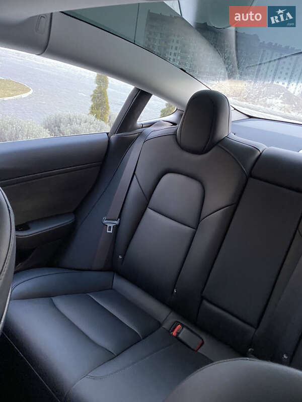 Седан Tesla Model 3 2019 в Ивано-Франковске