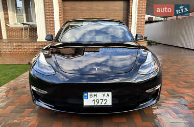 Седан Tesla Model 3 2022 в 