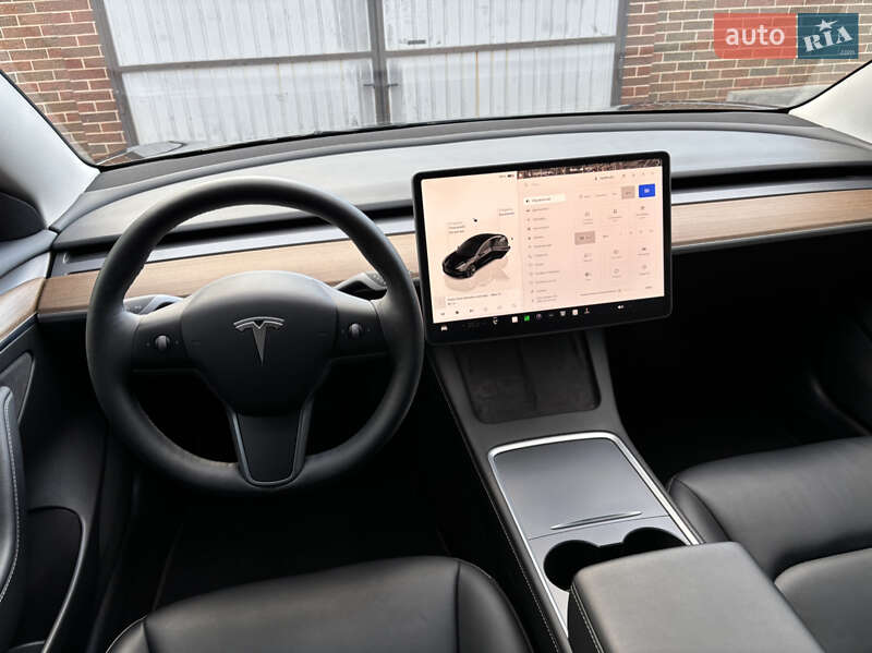Седан Tesla Model 3 2022 в Сумах
