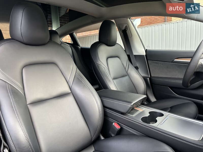 Седан Tesla Model 3 2022 в Сумах