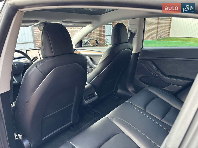 Седан Tesla Model 3 2022 в Сумах