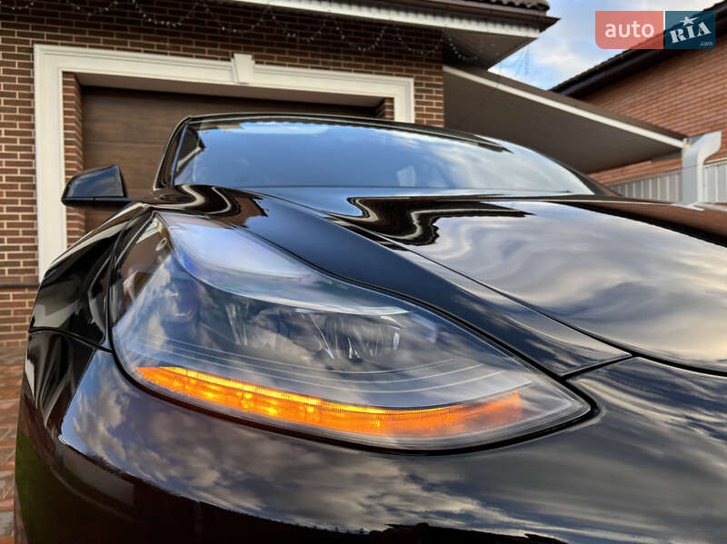Седан Tesla Model 3 2022 в Сумах