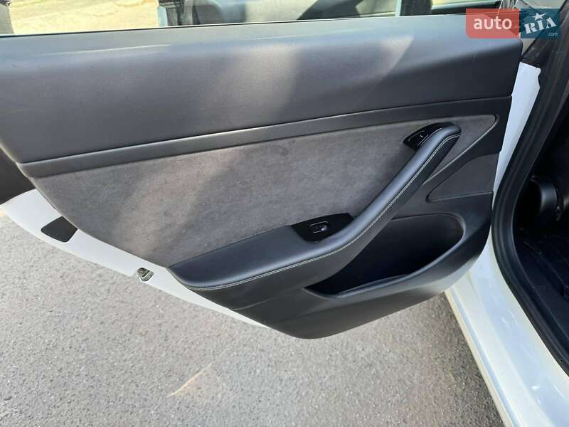Седан Tesla Model 3 2019 в Полтаве