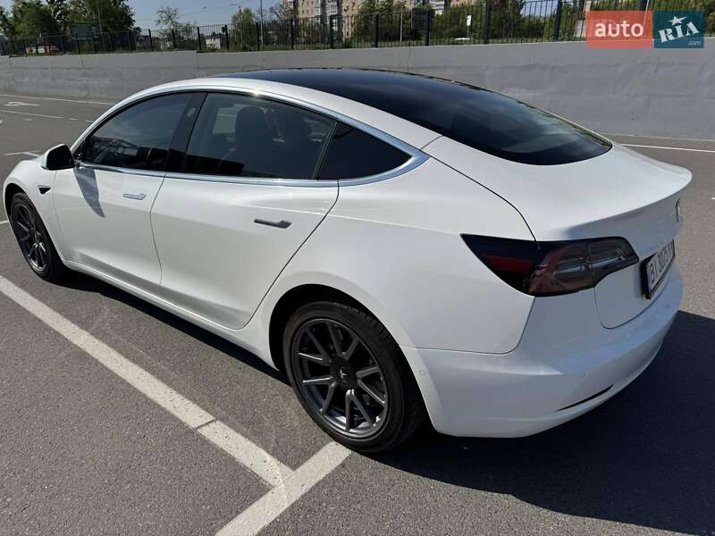 Седан Tesla Model 3 2019 в Полтаве