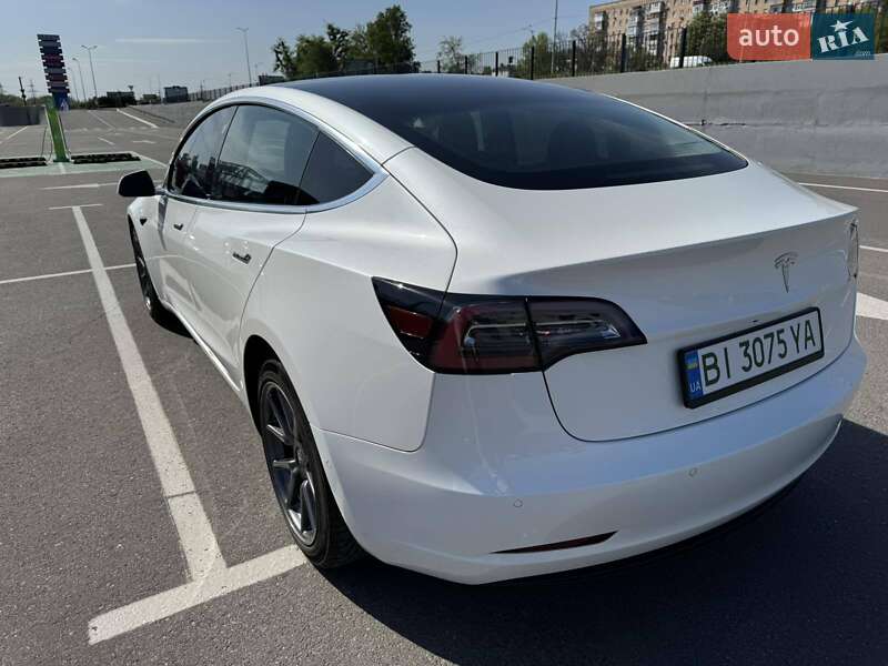 Седан Tesla Model 3 2019 в Полтаве