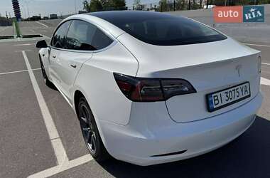Седан Tesla Model 3 2019 в 