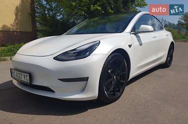 Седан Tesla Model 3 2019 в Львові