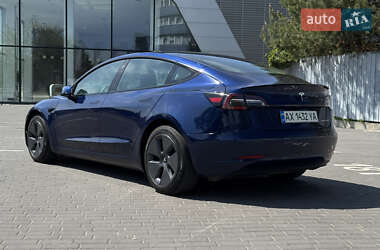 Седан Tesla Model 3 2021 в 
