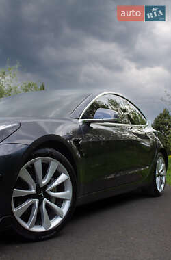 Седан Tesla Model 3 2018 в 