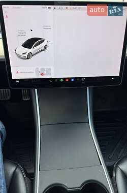 Седан Tesla Model 3 2020 в 