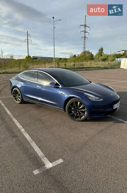 Седан Tesla Model 3 2020 в Ровно