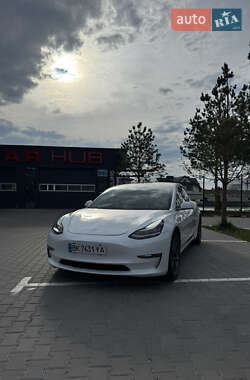 Седан Tesla Model 3 2020 в Рівному