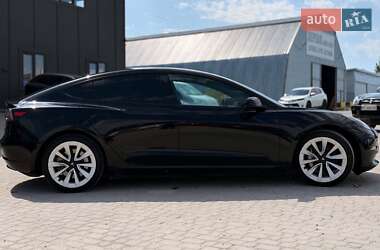 Седан Tesla Model 3 2021 в 