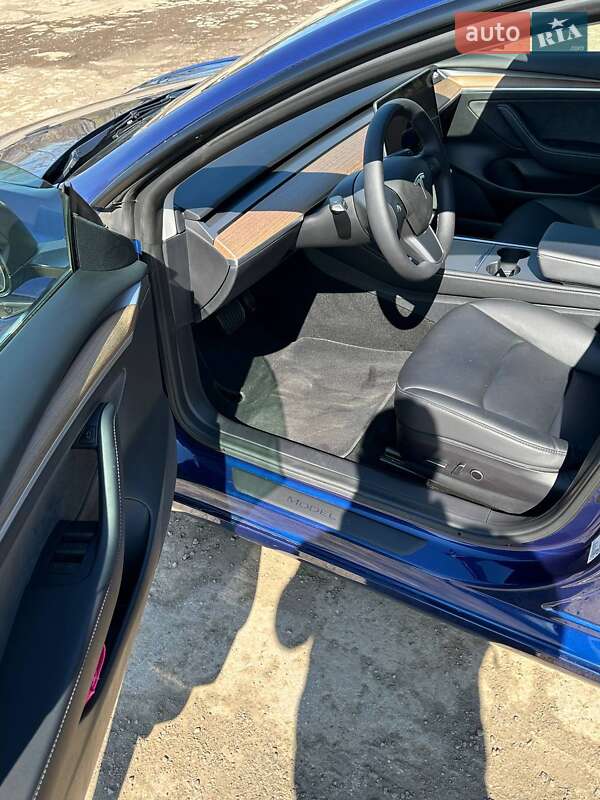 Седан Tesla Model 3 2022 в Львові