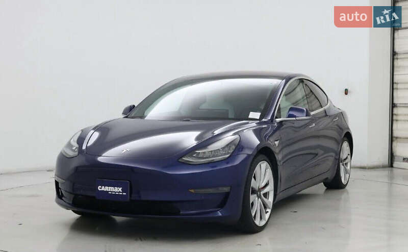 Седан Tesla Model 3 2018 в Львові