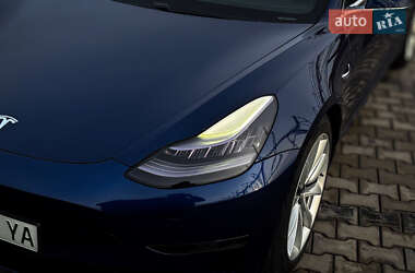 Седан Tesla Model 3 2018 в Луцке