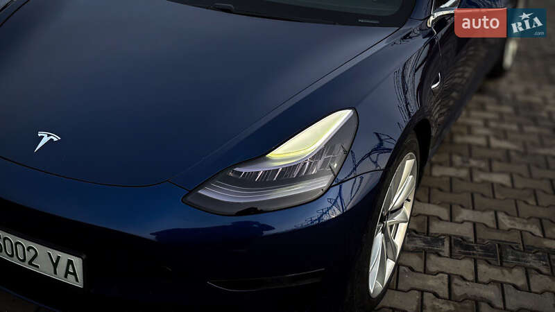 Седан Tesla Model 3 2018 в Луцке