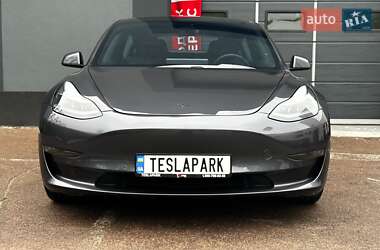 Седан Tesla Model 3 2021 в 