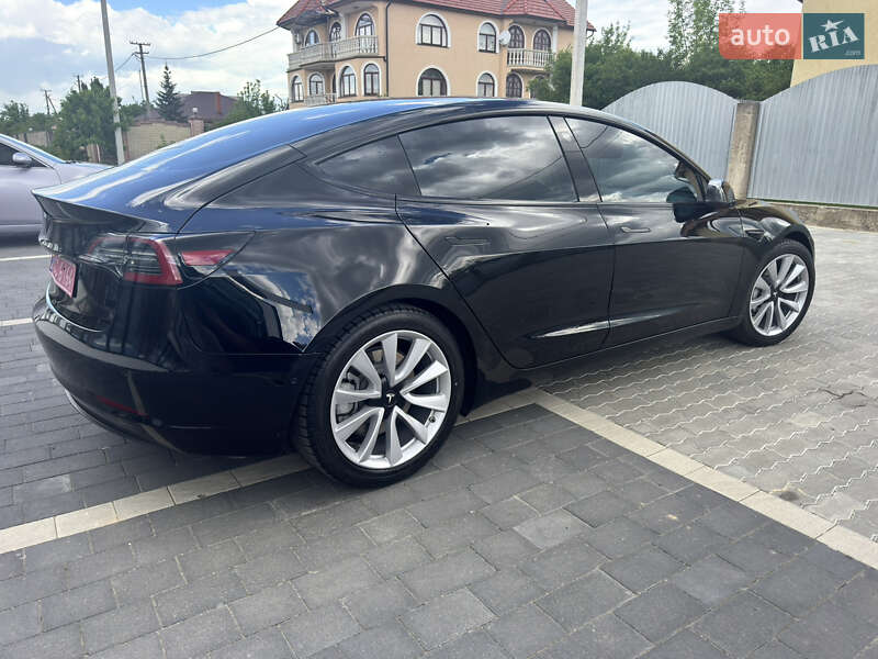 Седан Tesla Model 3 2020 в Ужгороде