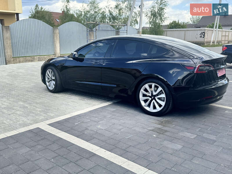 Седан Tesla Model 3 2020 в Ужгороде