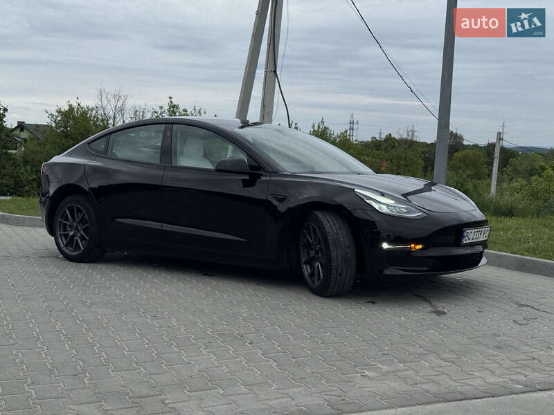 Седан Tesla Model 3 2020 в Львове