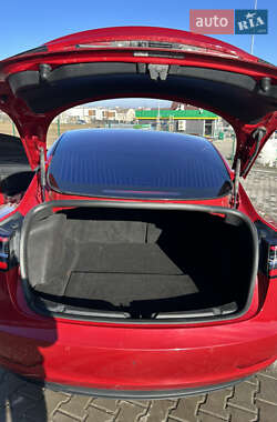 Седан Tesla Model 3 2017 в 