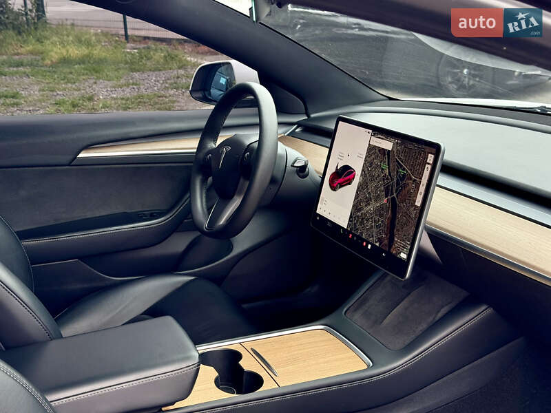 Седан Tesla Model 3 2021 в Виннице