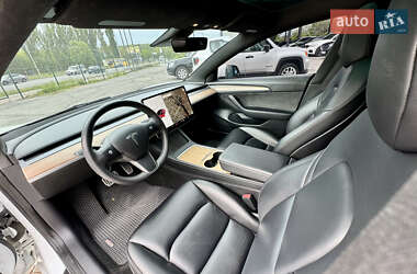 Седан Tesla Model 3 2021 в 