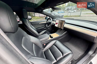 Седан Tesla Model 3 2021 в 