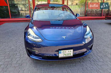 Седан Tesla Model 3 2019 в 