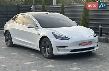 Седан Tesla Model 3 2020 в 