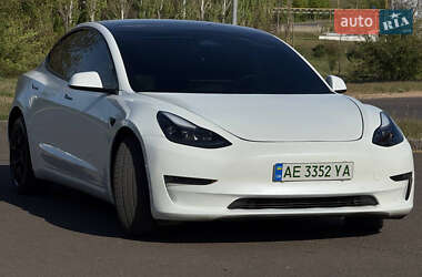 Седан Tesla Model 3 2021 в 