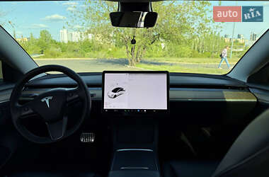 Седан Tesla Model 3 2021 в 