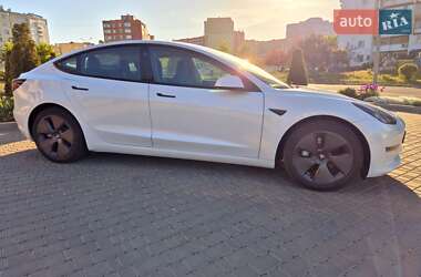 Седан Tesla Model 3 2021 в 