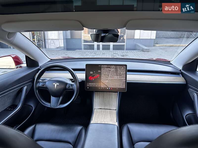 Седан Tesla Model 3 2018 в Ивано-Франковске