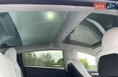 Седан Tesla Model 3 2021 в 
