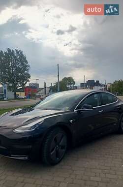Седан Tesla Model 3 2019 в Львове